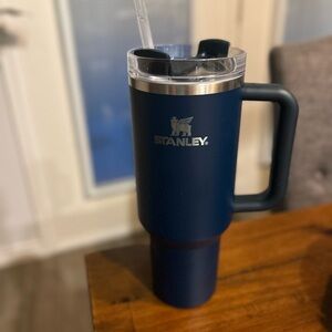 Stanley Navy Tumbler with Handle